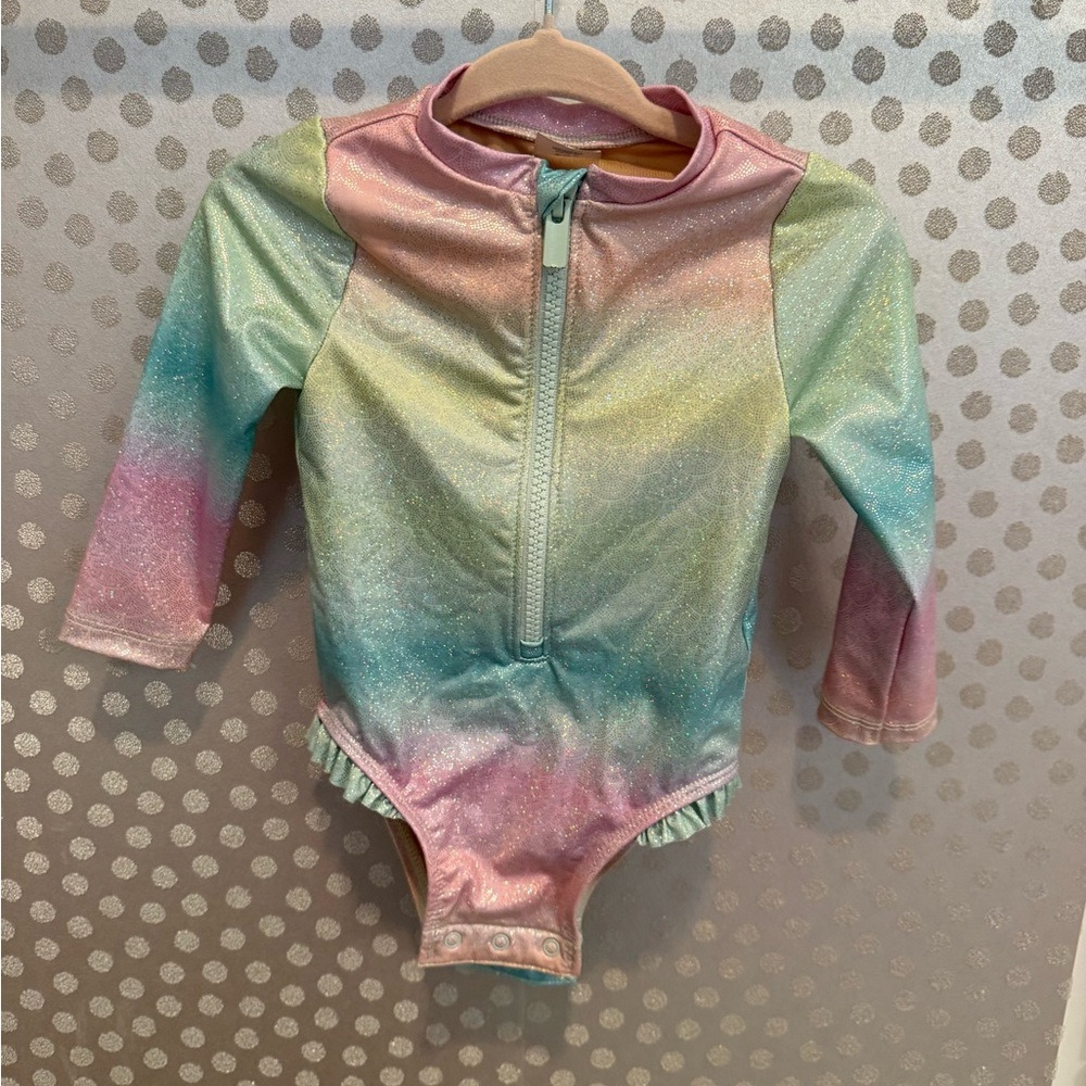 GAP Kids Shimmering Pastel Rashguard - Picture 4 of 7